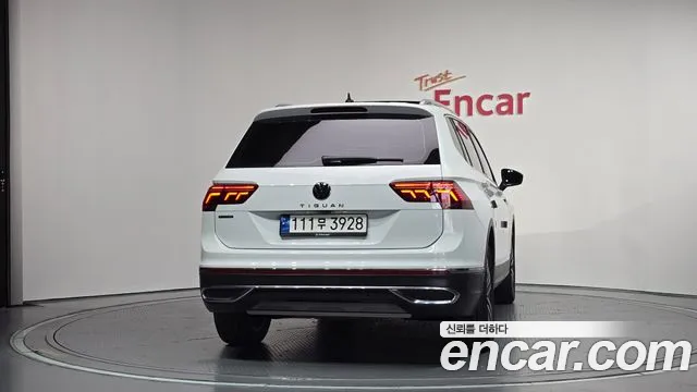 Volkswagen Tiguan — Фото автомобиля 4