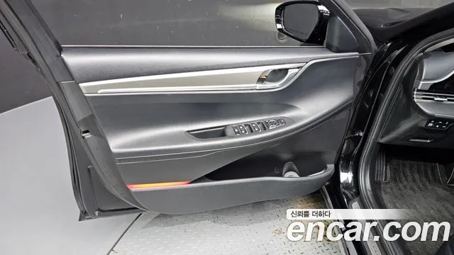 Hyundai Grandeur Premium — Фото автомобиля 24