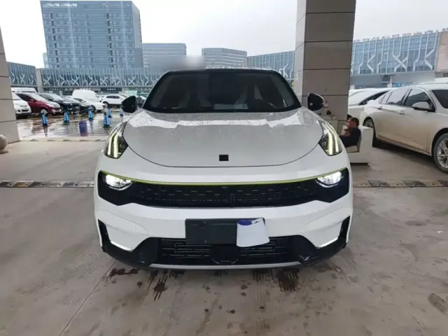 Lynk & Co 05 — Фото автомобиля 2
