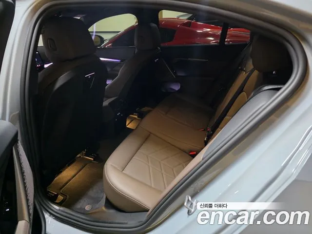 BMW 5 Series G60 — Фото автомобиля 8