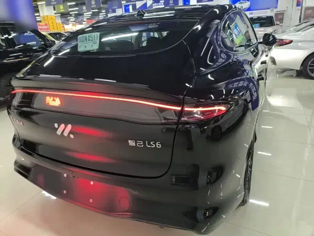 IM Motors LS6 — Фото автомобиля 5
