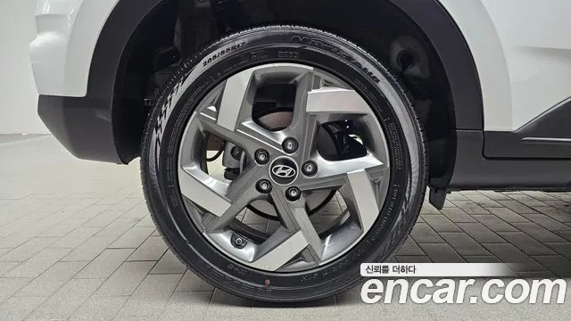 Hyundai Venue — Фото автомобиля 5
