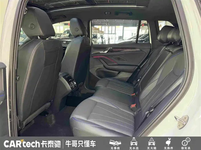 Volkswagen Tiguan L — Фото автомобиля 24