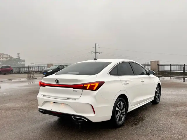 Changan Eado — Фото автомобиля 4