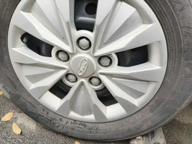 JAC Refine M3 — Фото автомобиля 7