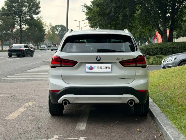 BMW X1 — Фото автомобиля 4