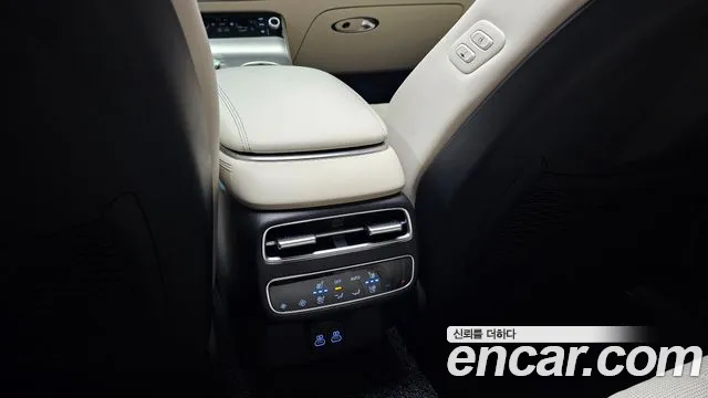 Genesis GV70 — Фото автомобиля 29