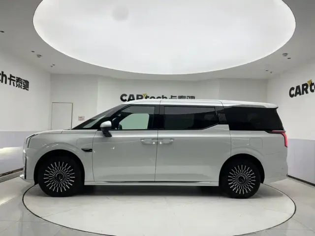 ZEEKR Zeekr 009 2024 7-Seat Aisle AWD Version 108kWh — Фото автомобиля 8