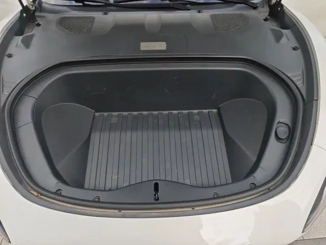 Xiaomi SU7 — Фото автомобиля 21