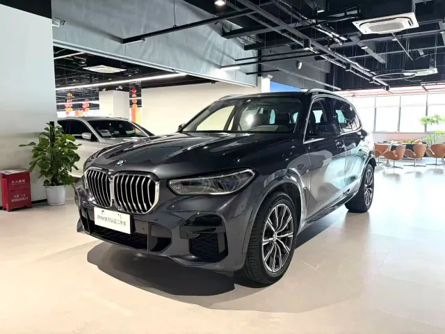 Фотография автомобиля — BMW X5