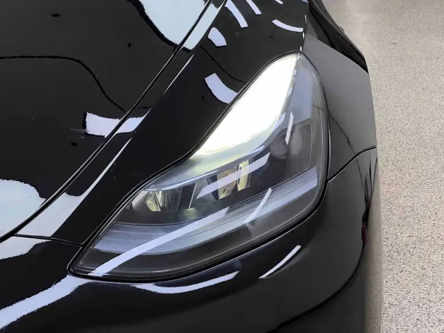 Tesla Model Y — Фото автомобиля 8
