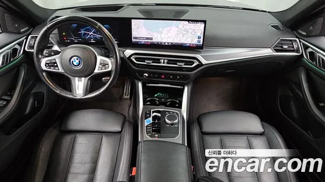 BMW i4 — Фото автомобиля 10
