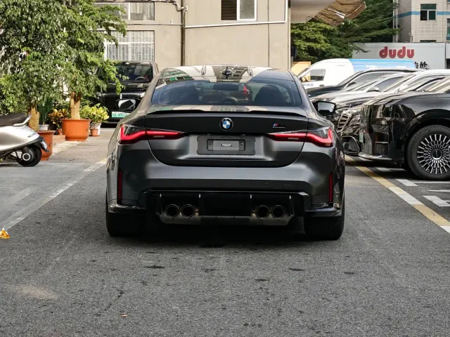 BMW M4 — Фото автомобиля 11