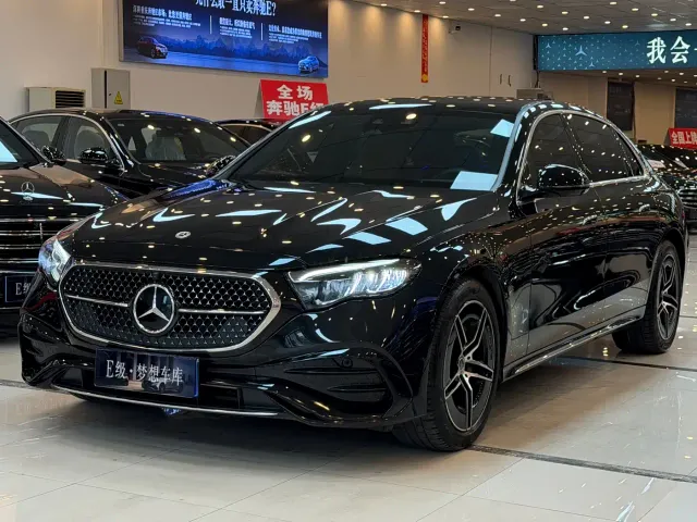 Mercedes-Benz E-Class — Фото автомобиля 3