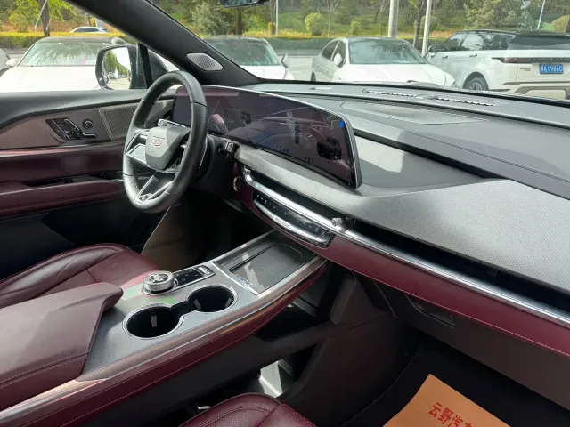 Cadillac XT5 — Фото автомобиля 18