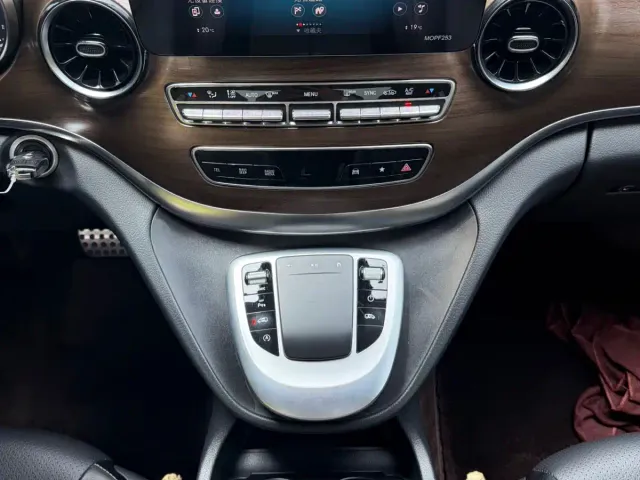 Mercedes-Benz V-Class — Фото автомобиля 11