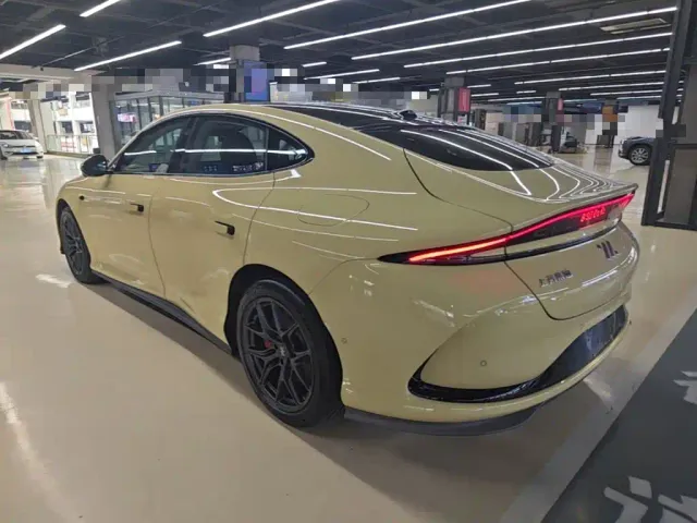 IM Motors L6 — Фото автомобиля 4