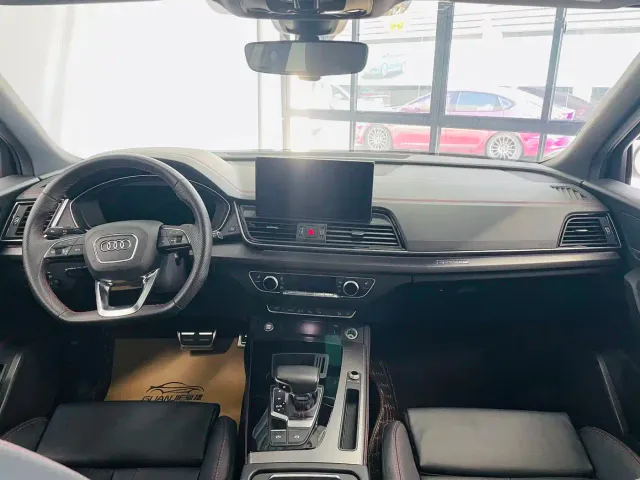 Audi Audi Q5L Sportback 2022 40 TFSI RS Kit Speed Edition — Фото автомобиля 7