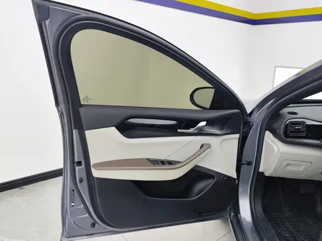 BYD Qin PLUS — Фото автомобиля 7