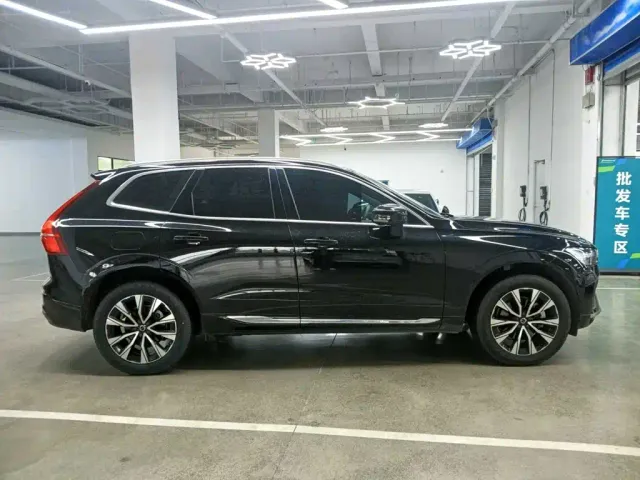 Volvo XC60 — Фото автомобиля 6