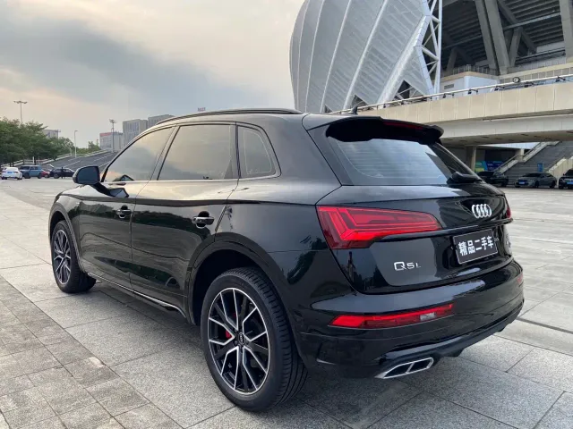 Audi Q5L — Фото автомобиля 4