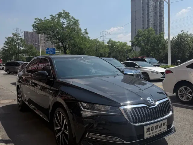 Skoda Superb — Фото автомобиля 3