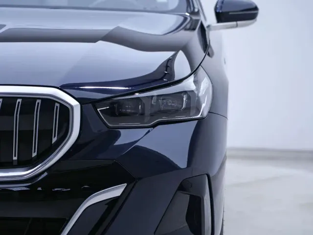 BMW 5 Series — Фото автомобиля 8