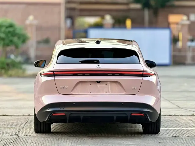 Nio ET5 Touring — Фото автомобиля 6