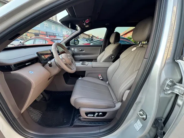 Dongfeng E8 M8 — Фото автомобиля 4