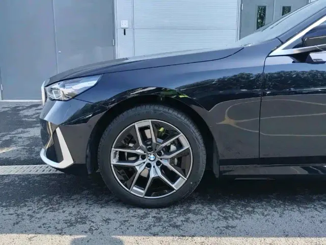 BMW 5 Series — Фото автомобиля 6