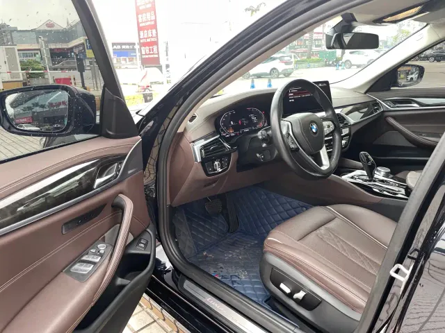 BMW 5 Series — Фото автомобиля 18