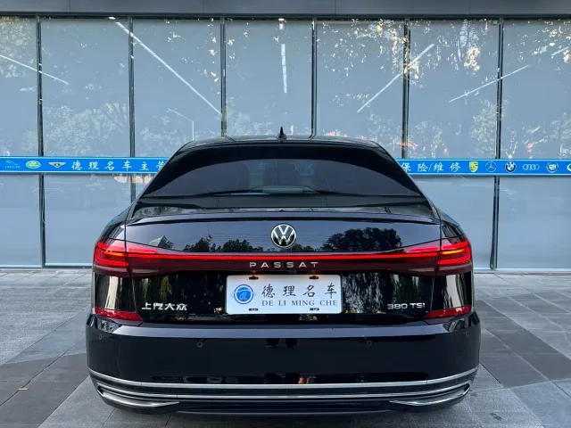 Volkswagen Passat — Фото автомобиля 15