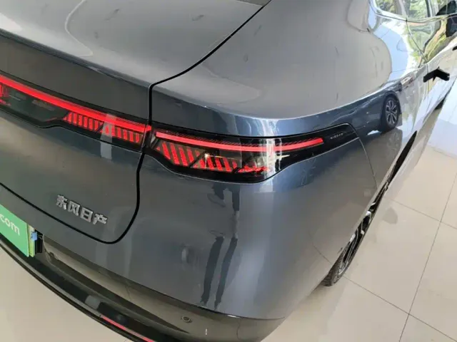 Nissan N7 — Фото автомобиля 7