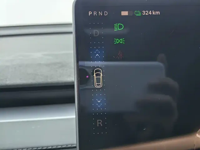 Tesla Model Y — Фото автомобиля 13
