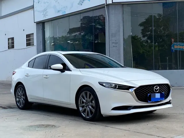 Mazda Axela — Фото автомобиля 3