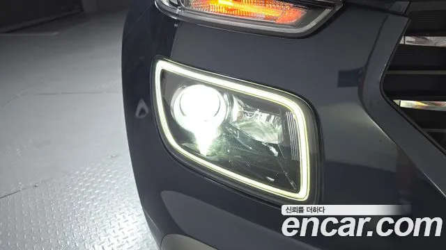 Hyundai Venue — Фото автомобиля 21
