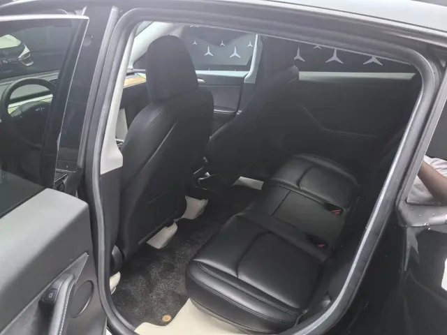 Tesla Model Y — Фото автомобиля 4