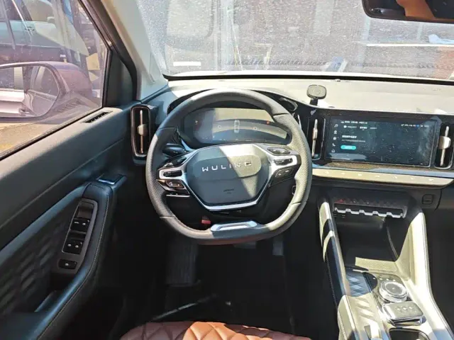 Wuling Nebula — Фото автомобиля 6