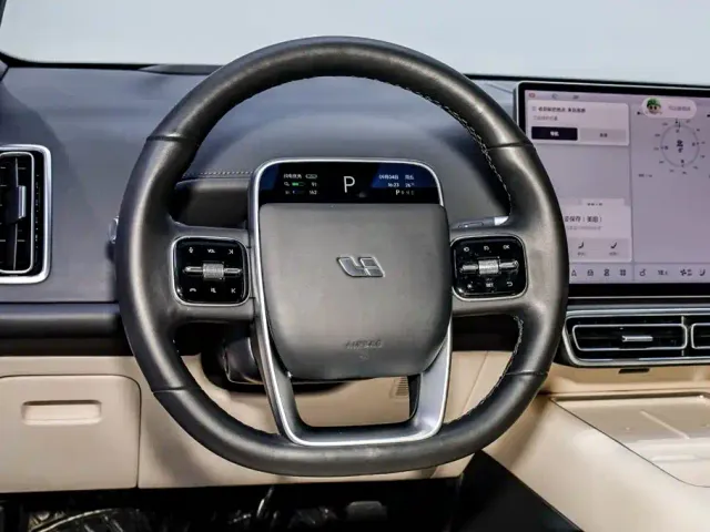 Li Auto L7 — Фото автомобиля 23