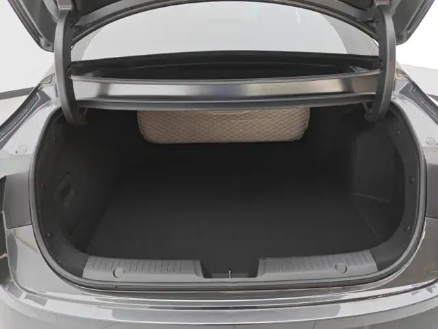 Changan Qiyuan A05 — Фото автомобиля 4