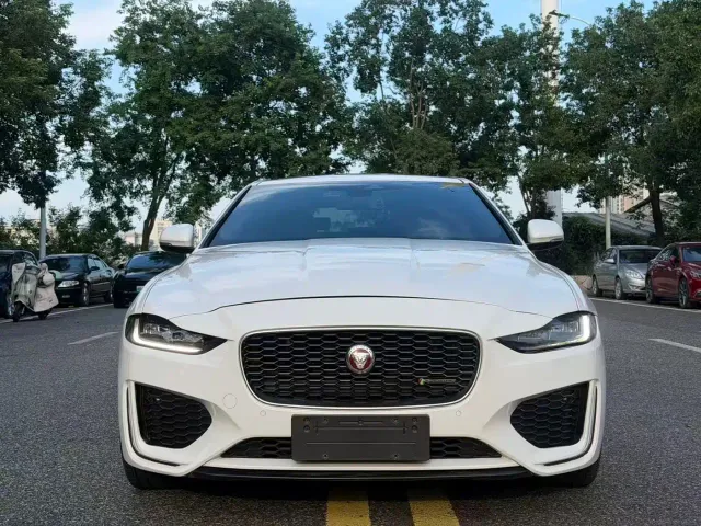 Jaguar XEL — Фото автомобиля 2