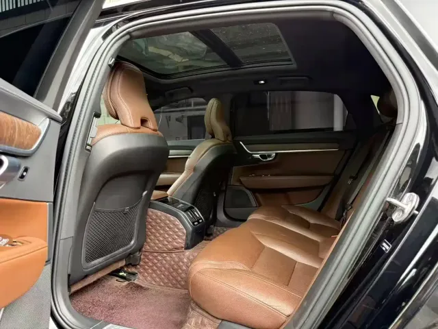 Volvo S90 — Фото автомобиля 4