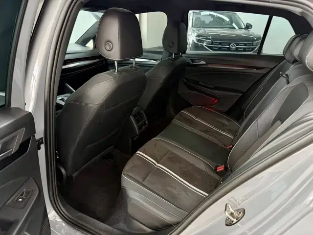 Volkswagen Golf — Фото автомобиля 11