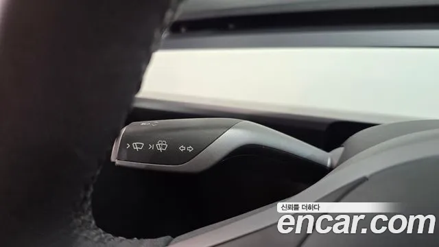 Tesla Model Y — Фото автомобиля 27
