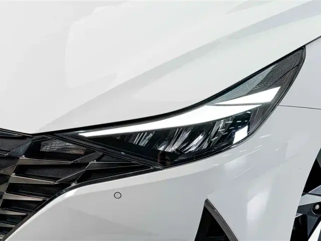 Hyundai Elantra — Фото автомобиля 4