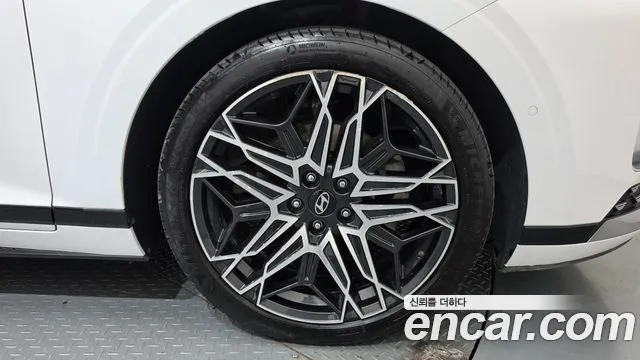 Hyundai Grandeur GN7 — Фото автомобиля 6