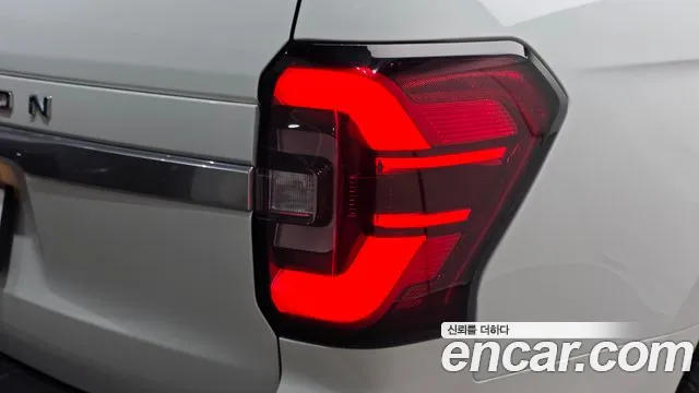 Ford Expedition — Фото автомобиля 22