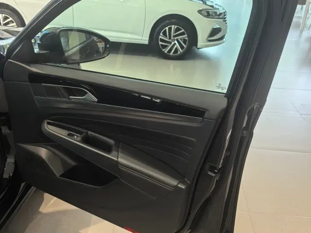 Volkswagen Passat — Фото автомобиля 10