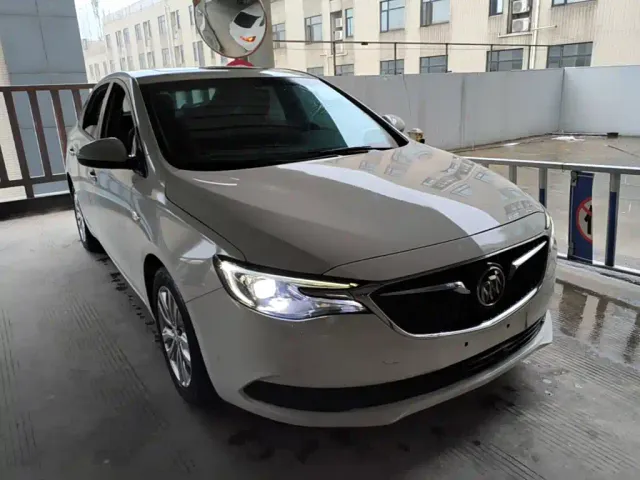 Buick Excelle — Фото автомобиля 3