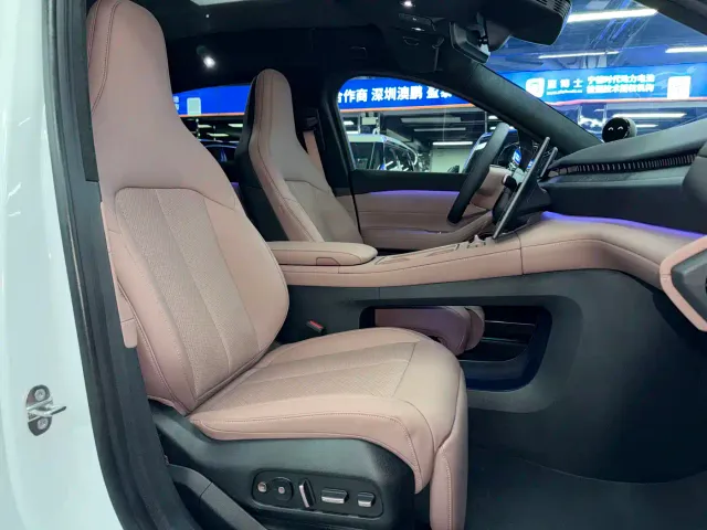 Nio EC6 — Фото автомобиля 10